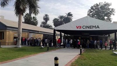 إقبال جماهيري كبير على شباك تذاكر مهرجان القاهرة السينمائي في يومه الأول