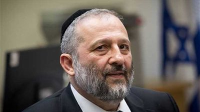 المدعي العام الإسرائيلي يوجه اتهام لنتنياهو بتلقى رشى والخداع وسوء الأمانة