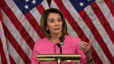 بيلوسي: الأدلة واضحة على استغلال ترامب لمنصبه في تحقيق مكاسب شخصية