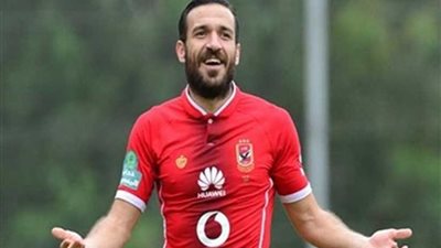 بعد انتهاء مهمته الوطنية.. علي معلول ينتظم في مران الأهلي اليوم