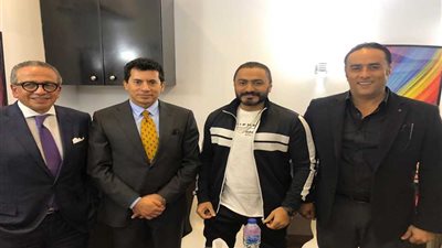 تامر حسنى يستعد لإحياء حفل الختام بأغنية 