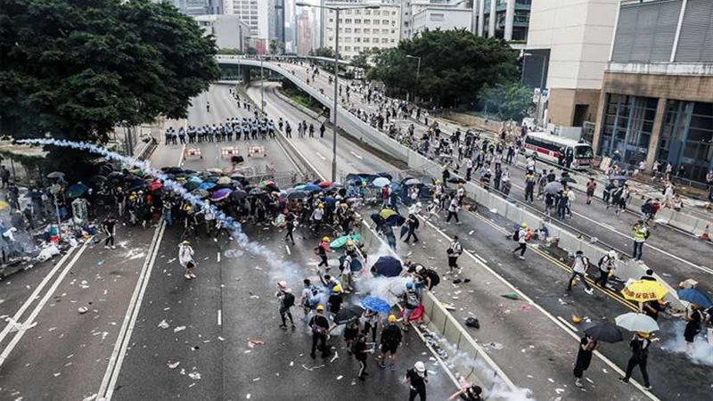 بين شرعنة الاستيطان