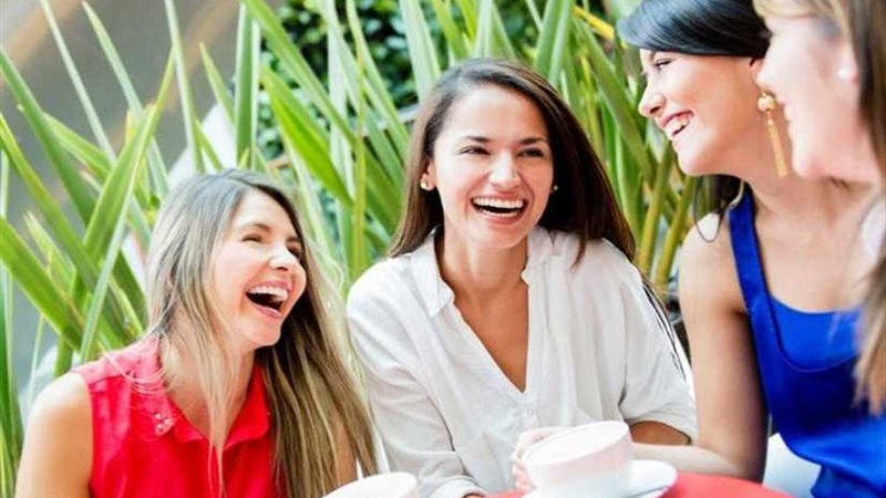 للمجاملة فن وإتيكيت..