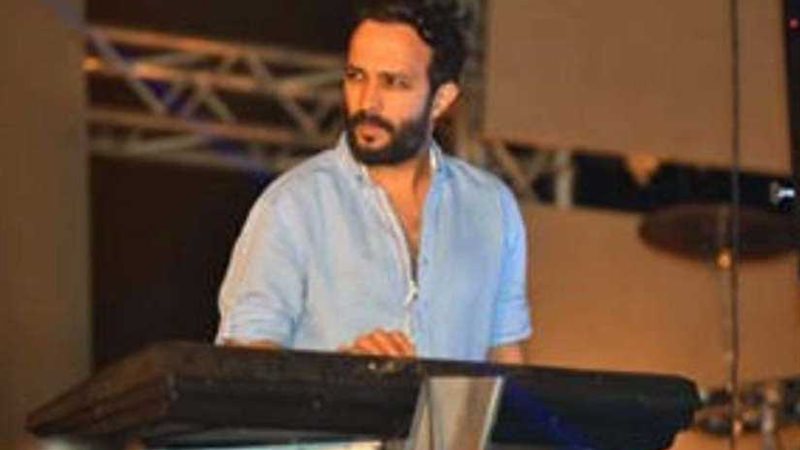 أحمد عصام يقود أوركسترا