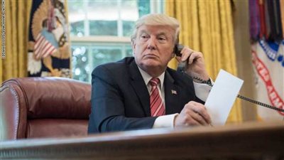 الرئيس الأمريكي دونالد ترامب يطالب بمحاكمته في مجلس الشيوخ