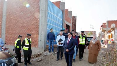خلال زيارته المفاجئة لطوخ.. محافظ القليوبية يرصد المباني المخالفة وشون مواد البناء وإزالة التعديات خلال 6 ساعات