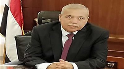 عاجل.. إحالة 8 بالسكك الحديد لـ