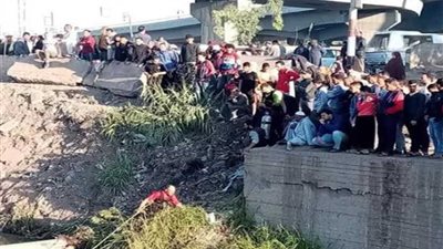 انتشال جثمان الغريق الثالث من ضحايا انقلاب تروسيكل بمصرف 