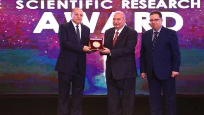 مفيد شهاب وجمال عصمت يحصلان على جائزة محمد ناصر ربيع البحثية في مجالي جيل الرواد والعلوم الطبية