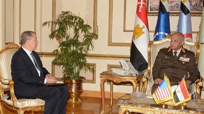 وزير الدفاع والإنتاج الحربى يلتقى وكيل وزارة الدفاع الأمريكية للسياسات