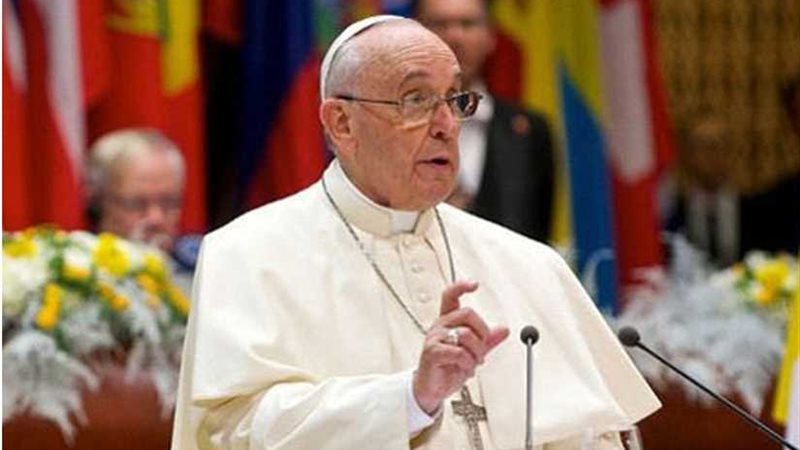 البابا فرنسيس يصل