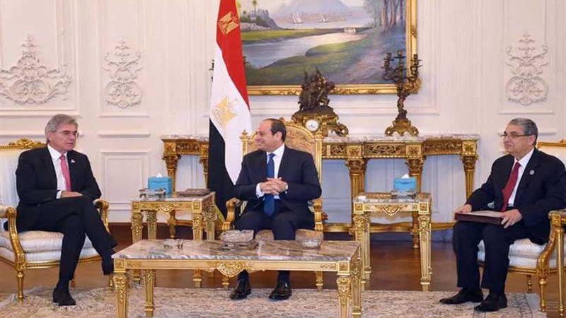 الرئيس السيسي يبحث