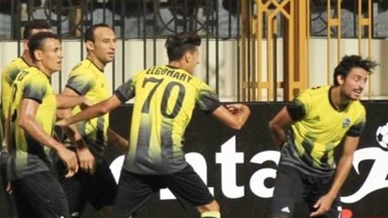 ذئاب الجبل  تفترس