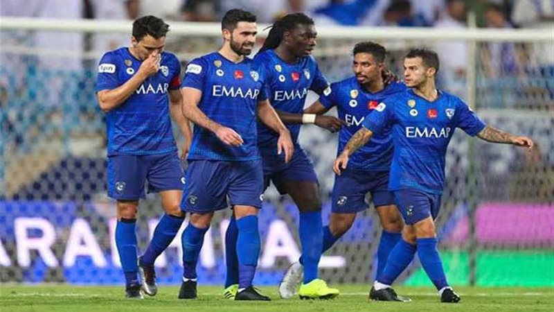 الهلال السعودي يقترب