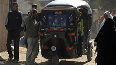 سائق توك توك يهشم رأس طالب عاكس زوجته بـ”المنوفية“