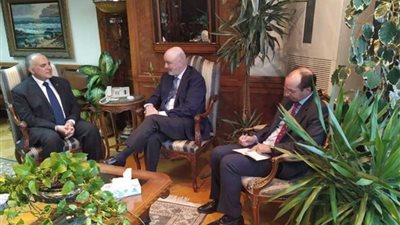 وزير الري يبحث مع السفير الإسباني بمصر تعزيز التعاون المشترك