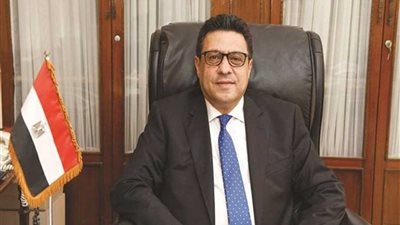 سفير مصر لدى الكويت ورئيس مجلس الأمة يبحثان أوجه التعاون المشترك