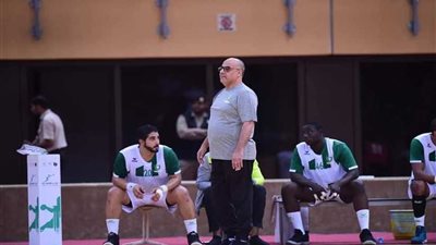 طارق محروس يقود أهلي جدة لصدارة الدوري السعودي لليد