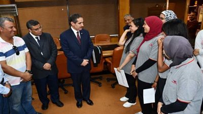 رئيس جامعة القناة يستقبل الطالبات المشاركات بأولمبياد الفتاة الجامعية بالأقصر