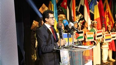 وزير الشباب يعلن اختتام المهرجان العالمي للطفولة