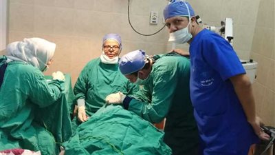 صحة الشرقية: إجراء عملية سقوط جفن بالعين ضمن بروتوكول التعاون مع جامعة الزقازيق