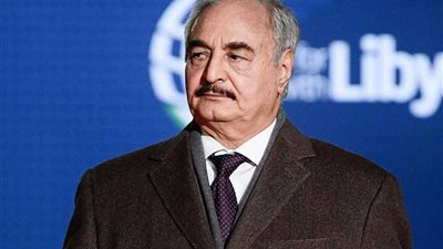 وفد أمريكي يلتقي الجنرال حفتر لبحث الأزمة في ليبيا