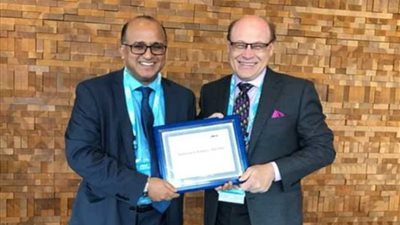 اختيار أستاذ بتوليد أسيوط ضمن أفضل 5 محررين بالمجلة الأولى عالميا بالمناظير