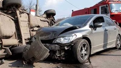 بالأسماء مصرع وإصابة 12 في انقلاب ميكروباص بصحراوي المنيا