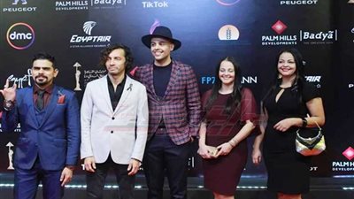 بالصور.. إطلالة صناع الفيلم الكولومبي 