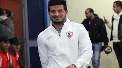 بعد تهديد الزمالك بشطبه.. طارق حامد يجهز نفسه للسفر