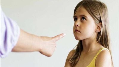 عشان متقعش فيها.. أشهر ٥ أخطاء في تربية الأبناء