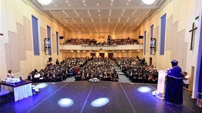 البابا تواضروس يشهد حفل خريجي معهد الدراسات القبطية بالكاتدرائية