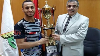 طالب بجامعة بنها يفوز ببطولة العالم للكيك بوكسينج