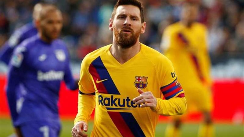 ميسي يخوض مباراته