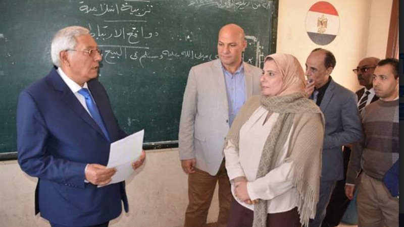 إحالة مديرة مدرسة
