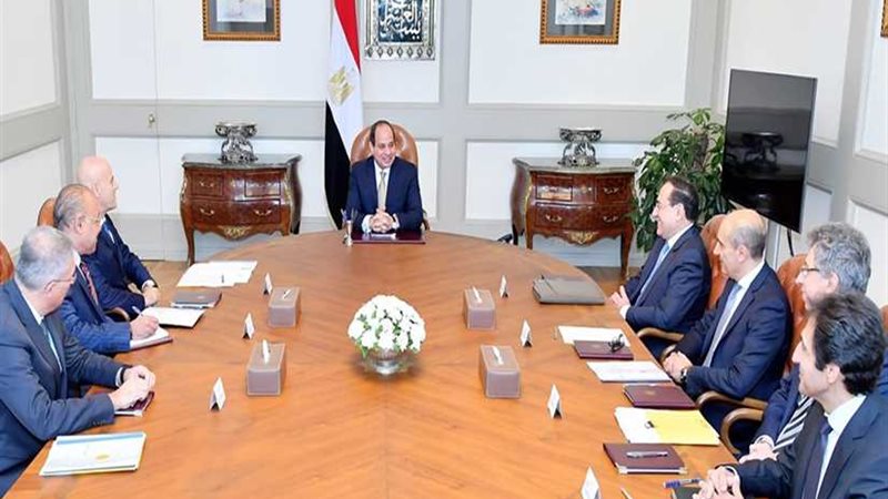 الرئيس السيسي يشيد