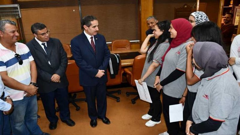 رئيس جامعة القناة