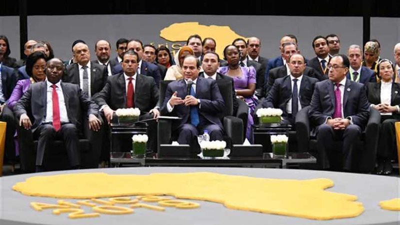 الرئيس الأوغندي يشيد