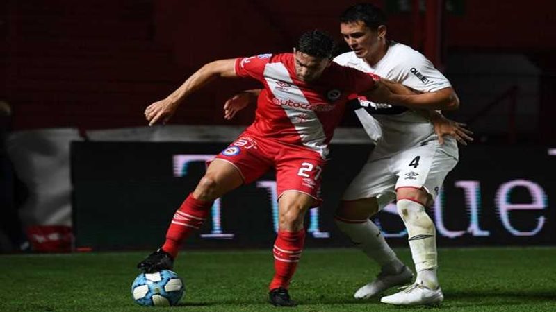 أرجنتينيوس يفوز على