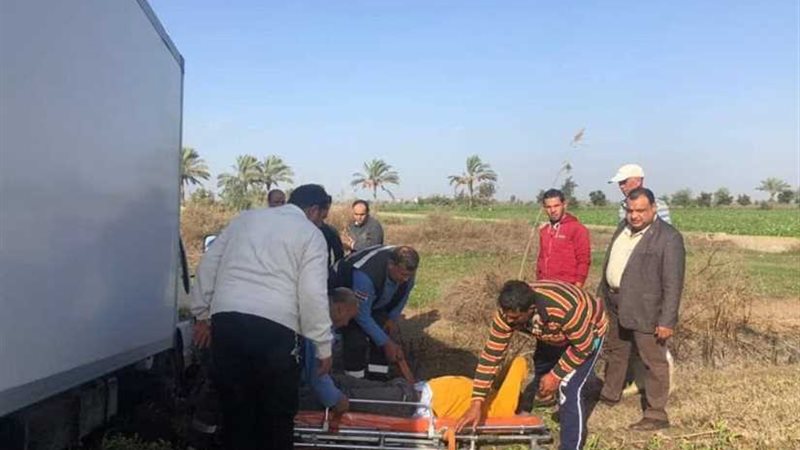 إصابة شخص إثر انقلاب