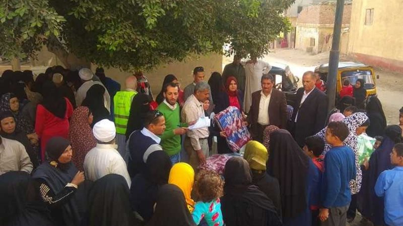 الكشف على 901 حالة
