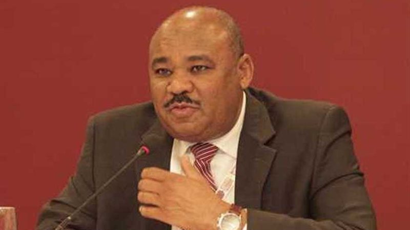 السودان يتعهد بحل