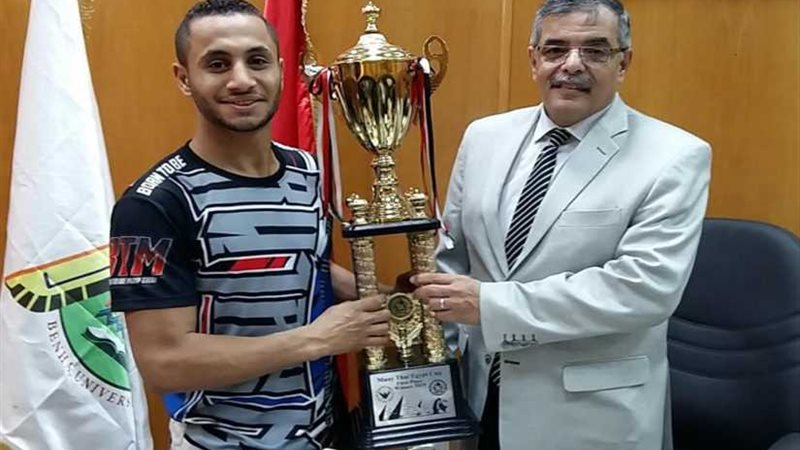طالب بجامعة بنها