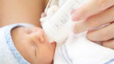 بنك للبن الأمهات ينقذ حياة الآلاف من الأطفال المبتسرين