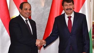 عاجل ..رئيس المجر يصل القاهرة في زيارة يلتقي خلالها الرئيس السيسي