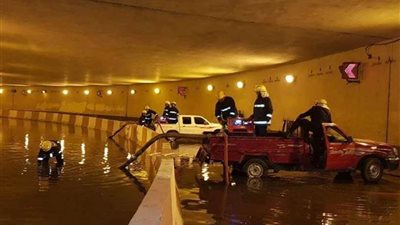 نائب محافظ أسيوط يتابع أعمال إصلاح كسر بخط طرد صرف صحي قطر 600 مم أعلى كوبري فيصل وشفط المياه