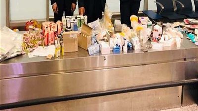 جمارك مطار القاهرة تحبط محاولة تهريب كمية من مستحضرات التجميل