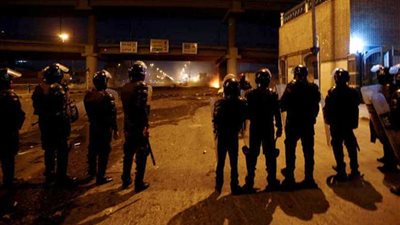 عاجل ..قتيل من الشرطة على الأقل بعملية هروب سجناء 