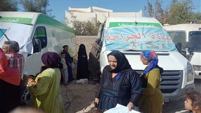 الصحة توقع الكشف الطبي على 1630 حالة خلال قافلة بدير البرشا