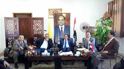 مجلس جامعة العريش يؤكد على استمرار دور الجامعة في خدمة المجتمع